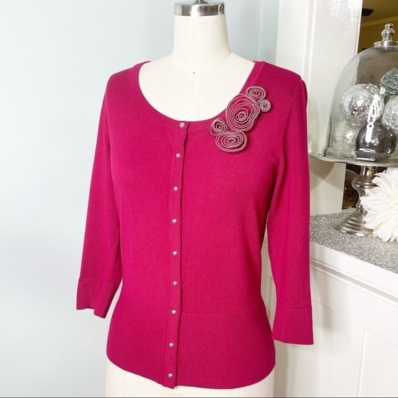 White House Black Market Pink Rose Sweater Cardigan - Picture 5 of 12